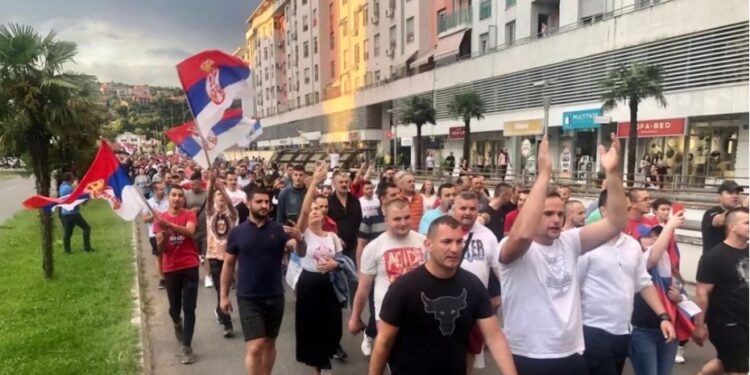 Tubime në Mal të Zi në mbështetje të serbëve në Kosovë