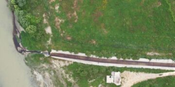 “Krim mjedisor”, BIRN: Landfilli i Sharrës i nxjerr ‘ujin e zi’ lumit të Erzenit