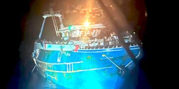 Pak çaste para tragjedisë me 79 të vdekur në Greqi, del foto e anijes plot me emrigrantë