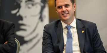 Kryetari i LDK-së: Mbetëm edhe pa Shqipërinë