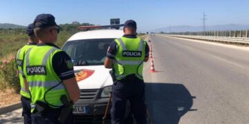 Policia aksion në Tiranë, Gonxhaj paralajmëron shoferët: Mos lëvizni pa paguar taksat, kolaudimin dhe gjobat