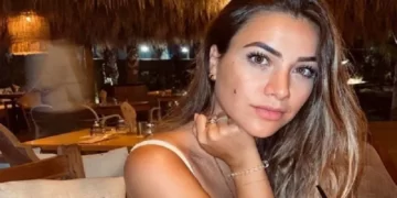 Do të habiteni! Del fotoja, ja si dukej Sara Hoxha para famës (FOTO)