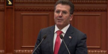 Mediu për kampin e muxhahedinëve: Siguria kombëtare është primare, vendimet për këtë s’i merr Rama