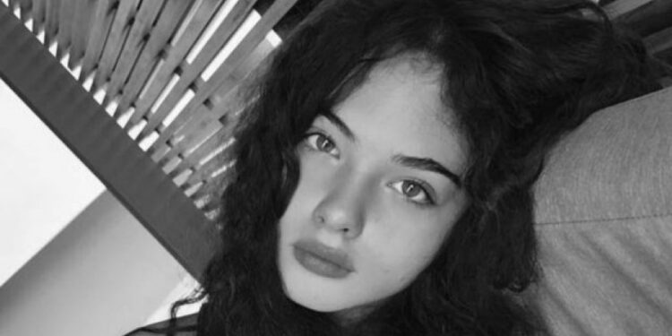 Vajza e Monica Belluccit merr vëmendjen e të gjithëve