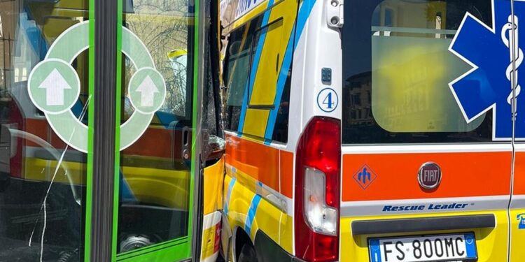U sulmuan teksa ecnin përgjatë rrugës bregdetare, plagosen me thikë dy vëllezërit shqiptarë në Itali