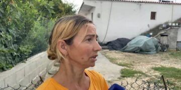 “Mori rrogat dhe iku me një valixhe me rroba”, nëna denoncon zhdukjen e vajzës së mitur dhe del me thirrjen e minutës së fundit