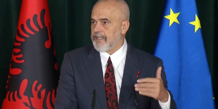 Rama intervistë për “Dier Spiegel”, paralajmëron muxhahedinët: Nëse duan luftë, të largohen nga Shqipëria