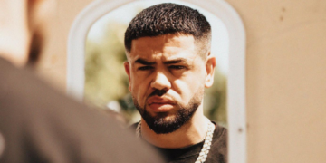 Noizy reagon sërish dhe fshin postimin ku denonconte personin që ia dogji lokalin: Sa idiotë ka kjo tokë nuk e dija