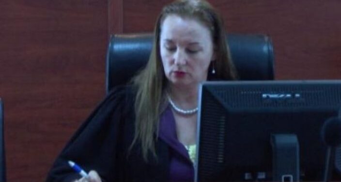 Hajdutët “fundosin” gjyqtaren Shpëtime Pitaku