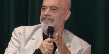Rama paralajmëron: Pres dorëheqje masive nga Kadastra! Mos ndërhyni për askënd sepse kompjuteri s’njeh krushq e parti