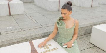 Mbesa e Adem Jasharit bën homazhe te varri i gjyshit në mbrëmjen e saj të maturës