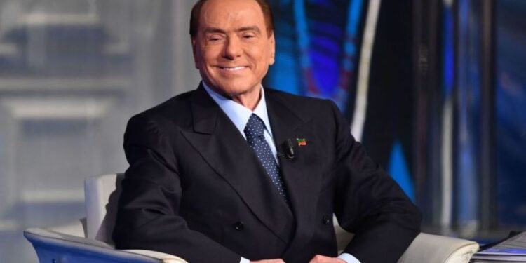 Tre herë kryeministër i Italisë, nga skandalet seksuale te akuzat për korrupsion, kush ishte Silvio Berlusconi