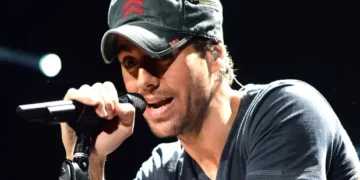 Do të mbajë sonte koncert, Enrique Iglesias poston VIDEO nga sheshi “Skënderbej”