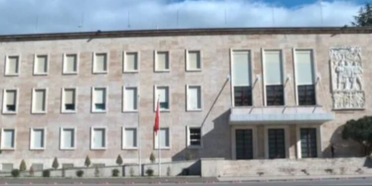 Zbardhen propozimet e qeverisë për ambasadorë