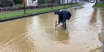 Moti i keq shkakton përmbytje në Korçë