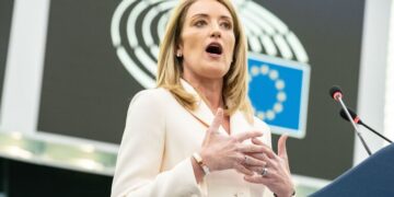 Kosova në qendër të diskutimeve në PE, Metsola: Mirëpresim përpjekjet për të qetësuar tensionet në veri