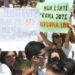 “5 vite punë në Shqipëri, pastaj diploma” studentët e Mjekësisë protestë para Kuvendit: Nuk pranojmë të na internoni!