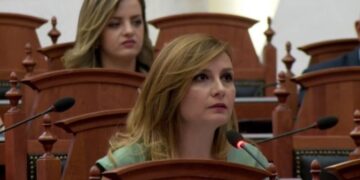 Opozita kërkon të fusë në rend dite çështjen Ahmetaj, Manja në Kuvend: Heshtja jonë, respekt për drejtësinë dhe ligjin