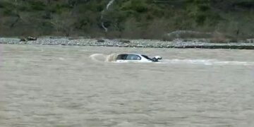 Makina bie në lumin Drin, humb jetën një person