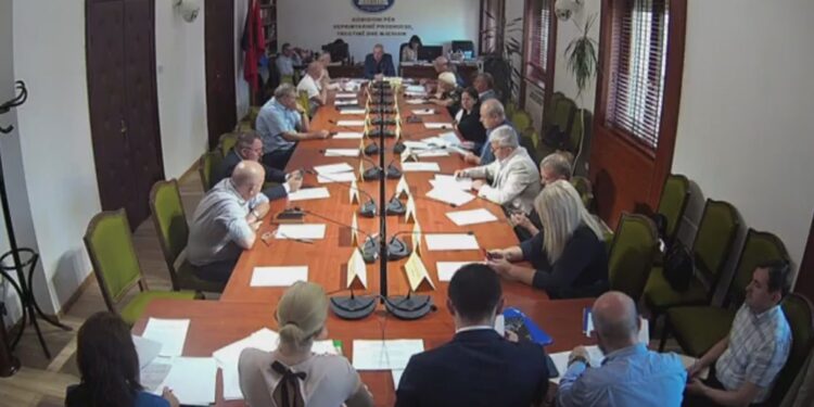 Projektligj i ri për konfiskimin e pronave me VKM, debat në komision, opozita kërkon të dijë përse me “Prestige Resort” u përdorën 2 standarde?!