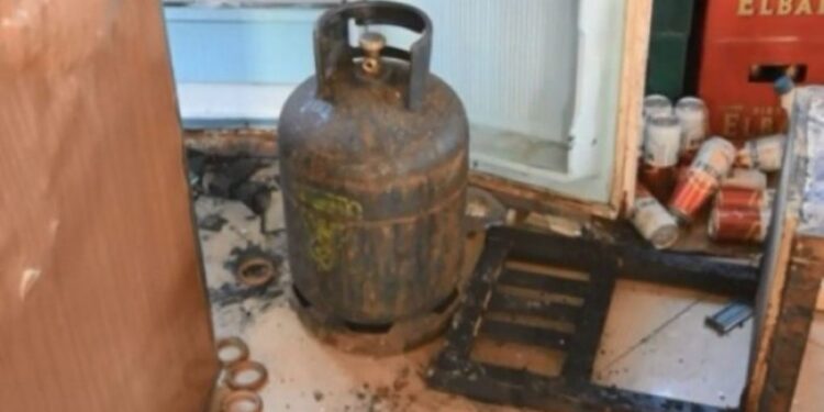 Shpërthen bombola e gazit në Shëngjin, përfshihet nga zjarri apartamenti