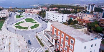 Lirohet nga detyra Ali Hallaçi si prefekt i Qarkut Kukës, ja kush e zëvendëson