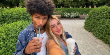 I dashuri i Loredanës i përgjigjet komenteve negative duke bërë shqiponjën me duar