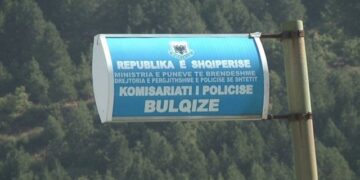 Akuzohen se rrahën me grushte shefin e Policisë bashkiake të Bulqizës, policia shpall në kërkim 3 shtetas