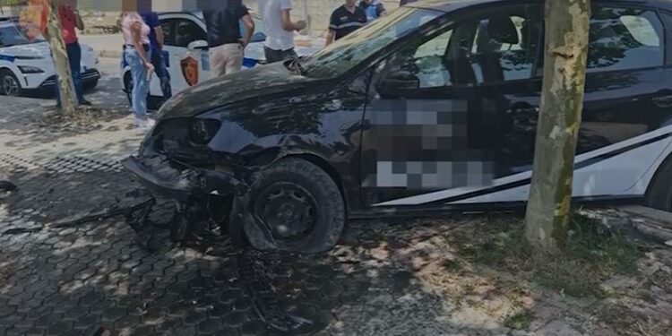 Vodhi dy automjete brenda ditës dhe u përfshi në aksident, arrestohet 32-vjeçari në Tiranë