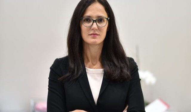 Shkarkohet Ministrja e Financave Delina Ibrahimaj