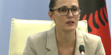 Ministrja Ibrahimaj mohon shkarkimin: Theshetheme vere
