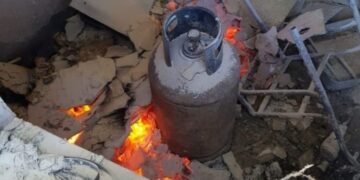 Shpërthen bombola, digjet banesa në Përmet, shpëtojnë mrekullisht dy persona