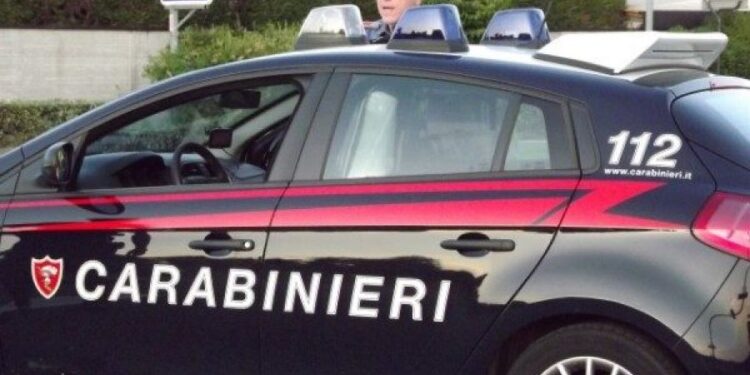 Porositi dy vrasës me pagesë për të ekzekutuar bashkëshortin, arrestohet shqiptarja në Itali