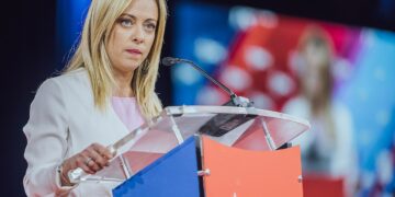 Ardhja në jetë e fëmijëve me nënë surrogate, Italia kërkon ta ndalojë me ligj, e konsideron krim