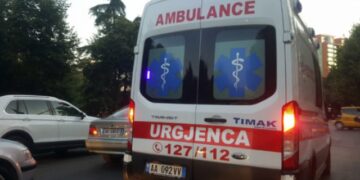 Aksident në Fier, plagoset 25-vjeçari