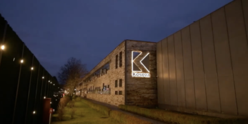 Reuters raporton për Klan Kosovën: Qeveria e Kosovës po lëviz drejt mbylljes së televizionit