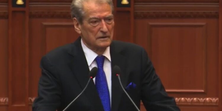 Felaj i përgjigjet Berishës: Unë i kam shërbyer këtij vendi, ndërsa ti dhe familja jote jeni shpallur “non grata” për korrupsion masiv