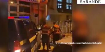 Kokainë dhe armë, arrestohet 30-vjeçari dhe kunati i tij në Sarandë