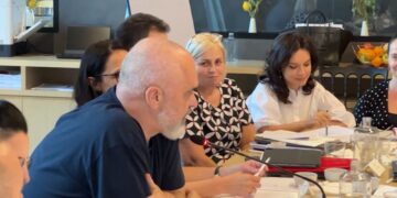 Dita e dytë, vijon mbledhja e qeverisë në Tepelenë