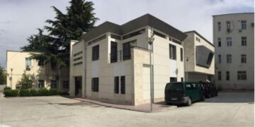 Skandal në Morgun e Tiranës, trupa të dekompozuar prej tre vitesh