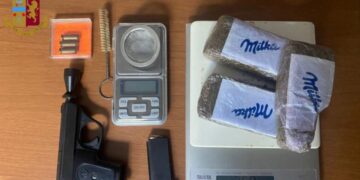 Armë dhe drogë në banesë, kapet shqiptari në Itali