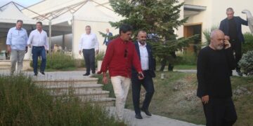 Zbardhen vendimet e Asamblesë, Rama shkarkon të gjithë sekretarinë e PS, do të zgjidhen në shtator