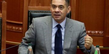 ‘Dhurata të majme’, euro, apartamente dhe vilë, zbardhet dosja hetimore, SPAK: Arben Ahmetaj mori drejtpërdrejtë përfitim të parregullt nga Zoto dhe Mërtiri