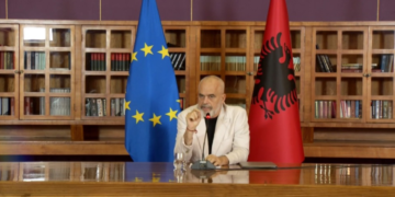A ju vjen keq që vëllai i vogël mungoi në takim? Rama përgjigjet pasi “u braktis” për herë të dytë nga Kurti
