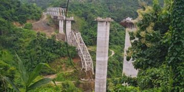 Shembet ura në Indi, 17 të vdekur