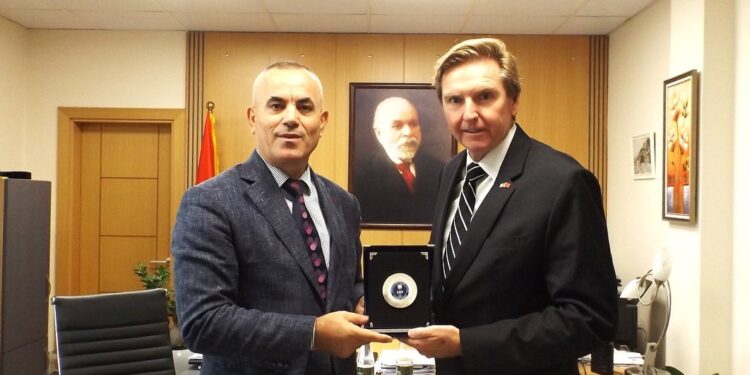 Ardi Veliu takon kreun e ICITAP: Fokus goditja e paligjshmërisë në radhët e Policisë