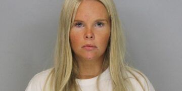 U përpoq të mbyste foshnjën për të cilën kujdesej, arrestohet 23-vjeçarja