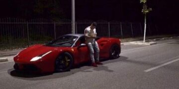 “Më pagoi 2 mijë euro”, I dogji “Ferrarin” Noizyt, gjykata e Durrësit lë në burg autorin