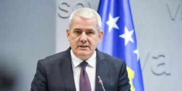 Një i vrarë dhe 20 të plagosur nga sherri në Prishtinë, Sveçla: Dështim i drejtësisë, palët e përfshira kanë dhjetëra vepra penale