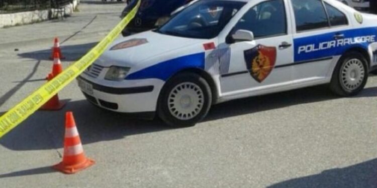 Përplasen dy makina në Gjirokastër, 4 të lënduar